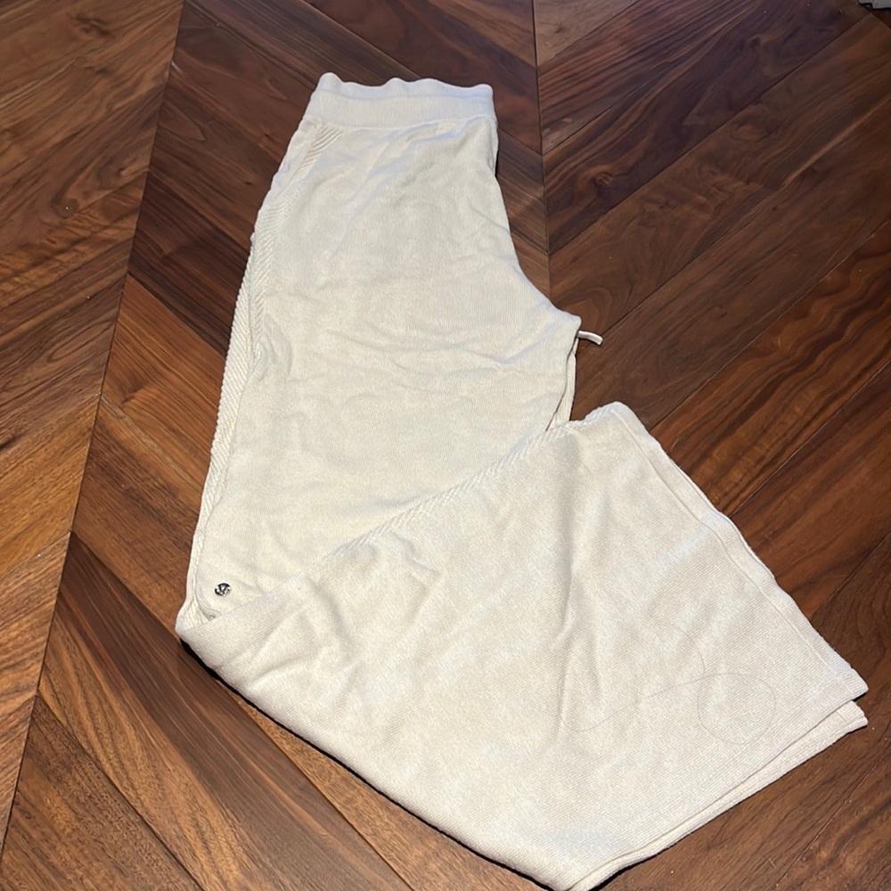 lululemon in the comfort zone pants